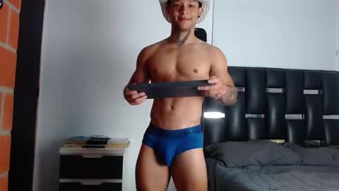 Snapshot of erosscott chatting on November 2025 06:39:01 PM Eros online show from November 2025 06:39:01 PM