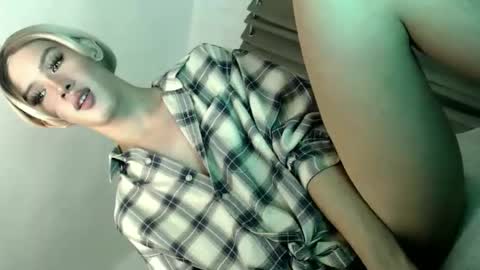 Snapshot of erotic_empress18 chatting on June 2026 08:03:01 PM erotic_empress18 online show from June 2026 08:03:01 PM