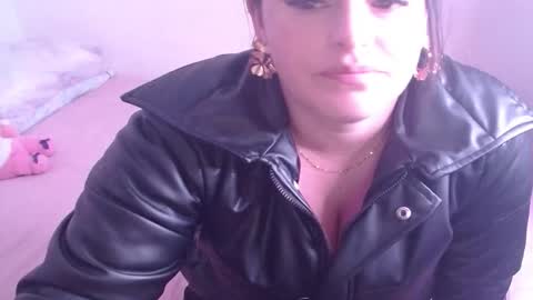 Kata y Leandro online show from September 2025 05:45:02 AM