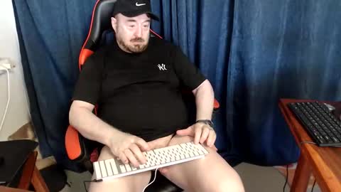 Tom Delaney online show from December 2025 03:25:02 AM