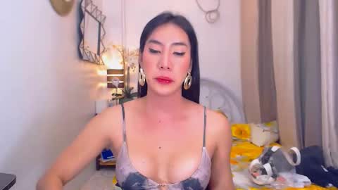 Snapshot of ervanamorge chatting on February 2025 01:32:01 PM Ervana online show from February 2025 01:32:01 PM