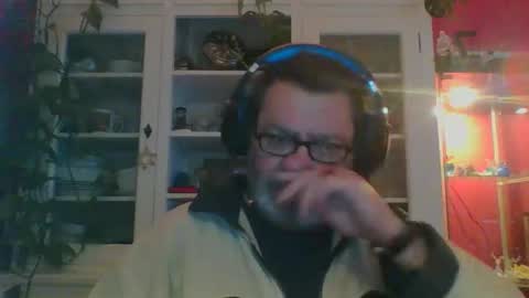 Erwins room welcome sound on online show from January 2025 02:08:02 AM