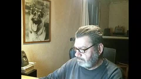 Erwins room welcome sound on online show from January 2025 04:34:01 AM