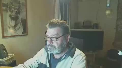 Erwins room welcome sound on online show from January 2025 01:35:01 AM