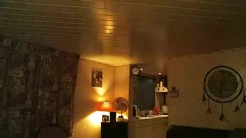 Erwins room welcome sound on online show from January 2025 11:08:01 PM