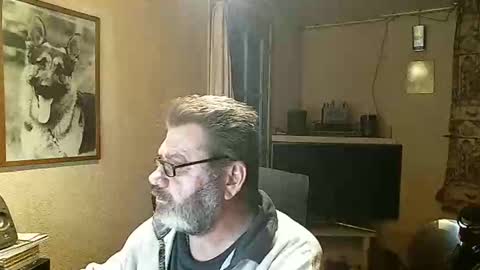 Erwins room welcome sound on online show from February 2025 11:50:01 PM