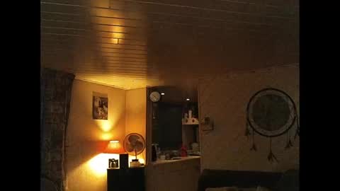 Erwins room welcome sound on online show from March 2025 09:14:02 PM