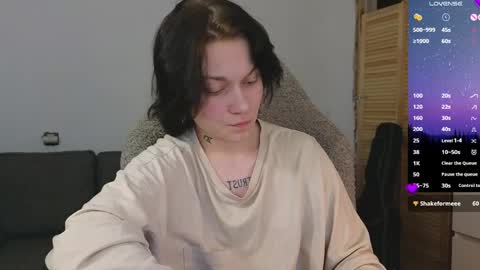 esajukyy online show from April 2026 04:32:01 PM