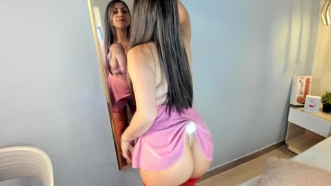 Snapshot of escarleth__ chatting on January 2025 01:18:02 PM Escarlet online show from January 2025 01:18:02 PM
