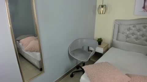 Escarlet online show from March 2026 01:15:01 PM