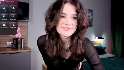 EshleGreen online show from November 2025 03:15:02 PM