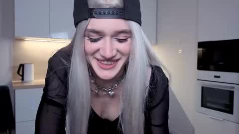 EshleGreen online show from December 2025 03:54:02 PM