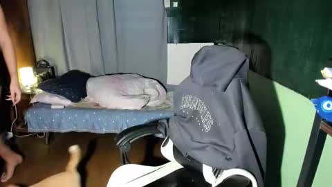 Snapshot of esilchan chatting on October 2025 02:39:02 AM Chelliane online show from October 2025 02:39:02 AM