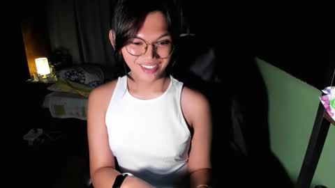 Snapshot of esilchan chatting on October 2025 06:00:01 AM Chelliane online show from October 2025 06:00:01 AM