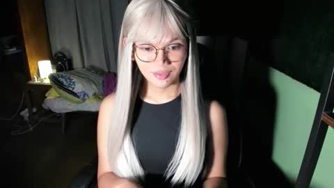 Snapshot of esilchan chatting on October 2025 02:01:01 AM Chelliane online show from October 2025 02:01:01 AM