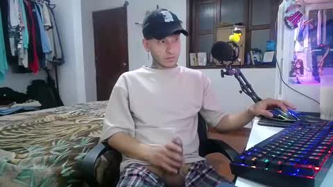 Snapshot of esjrobles chatting on December 2024 05:38:01 AM Esteban online show from December 2024 05:38:01 AM