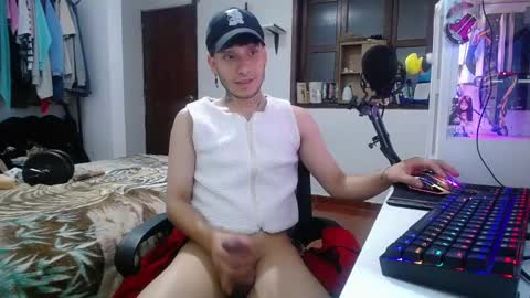 Snapshot of esjrobles chatting on December 2024 08:45:02 AM Esteban online show from December 2024 08:45:02 AM
