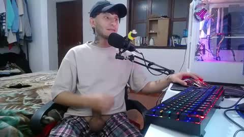 Snapshot of esjrobles chatting on December 2024 08:58:02 AM Esteban online show from December 2024 08:58:02 AM