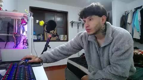 Snapshot of esjrobles chatting on January 2025 04:12:01 AM Esteban online show from January 2025 04:12:01 AM