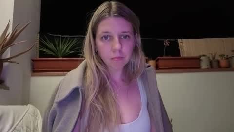 esma347866 online show from April 2026 08:57:01 PM