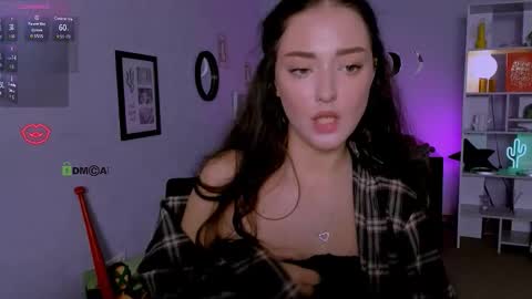 esma_shine online show from October 2025 01:52:02 PM