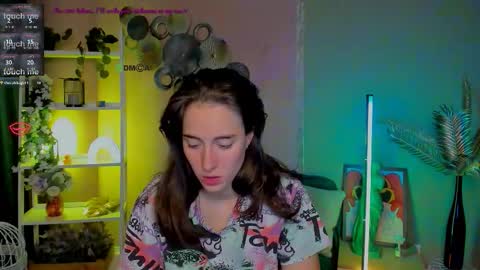 esma_shine online show from October 2025 01:58:02 AM