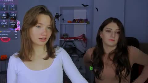 esma_shine online show from October 2025 07:47:01 PM