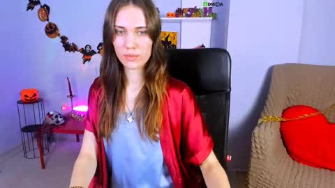 esma_shine online show from October 2025 08:18:01 AM