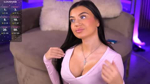 Esme online show from December 2024 08:16:01 PM
