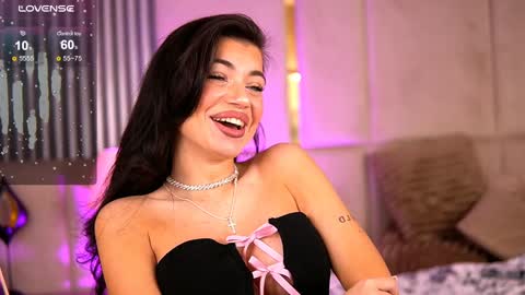 Esme online show from January 2025 10:18:01 PM