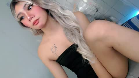 Snapshot of esmeralda28x chatting on June 2026 11:57:02 PM esmeralda28x online show from June 2026 11:57:02 PM