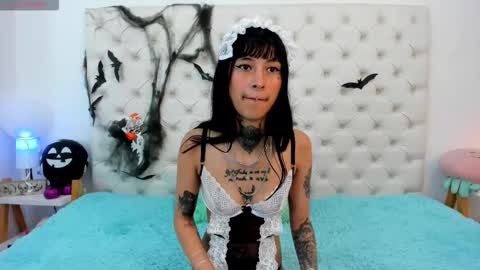 esmeralda  online show from October 2025 03:47:02 PM