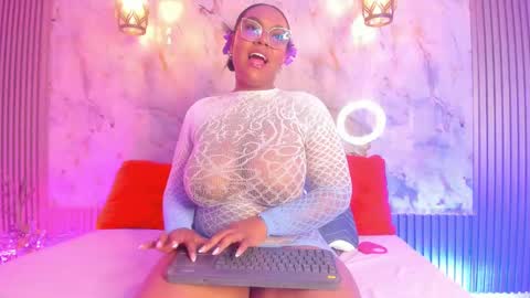 esmeralda online show from January 2025 09:08:01 AM