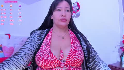 Snapshot of esmeralda_milf1 chatting on December 2024 09:27:01 PM esme online show from December 2024 09:27:01 PM