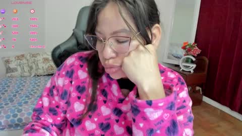 Snapshot of esmeralda_milf1 chatting on September 2025 03:03:01 PM esme online show from September 2025 03:03:01 PM