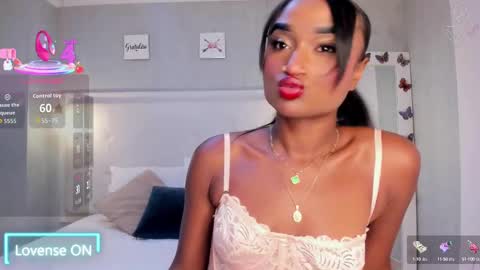 esmeraldanyx online show from September 2025 09:05:02 PM