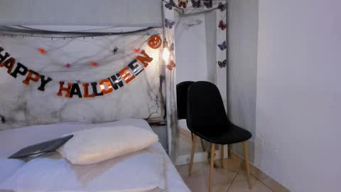 esmeraldanyx online show from October 2025 10:23:02 PM