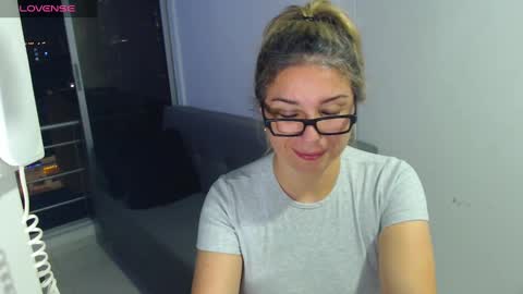 Snapshot of esperanza86_ chatting on December 2024 03:30:02 AM Juliana online show from December 2024 03:30:02 AM