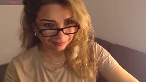 Snapshot of esperanza86_ chatting on January 2025 07:20:01 AM Juliana online show from January 2025 07:20:01 AM