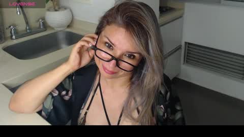 Snapshot of esperanza86_ chatting on February 2025 03:16:02 AM Juliana online show from February 2025 03:16:02 AM