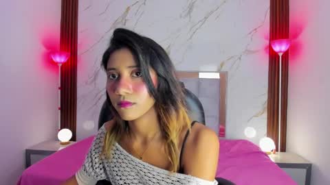 esperanzamora online show from April 2026 11:54:02 AM