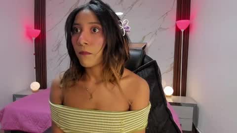 esperanzamora online show from April 2026 11:57:02 AM