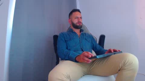 esteban online show from January 2025 08:31:02 PM