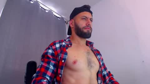 esteban online show from February 2025 07:06:02 PM