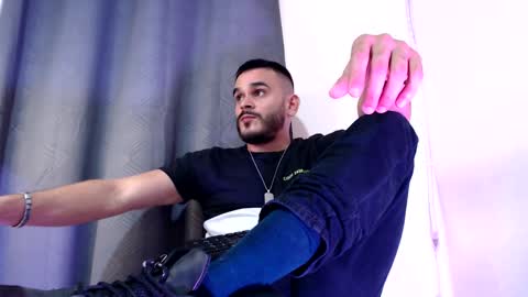 Snapshot of esteban_fer chatting on December 2024 05:15:01 AM Esteban Fernandez online show from December 2024 05:15:01 AM