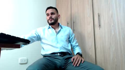 Snapshot of esteban_fer chatting on January 2025 05:30:02 AM Esteban Fernandez online show from January 2025 05:30:02 AM