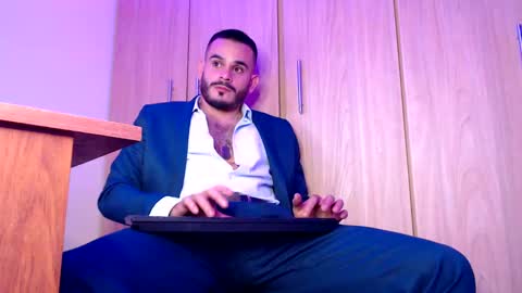 Snapshot of esteban_fer chatting on February 2025 08:35:01 AM Esteban Fernandez online show from February 2025 08:35:01 AM