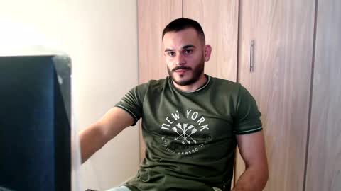 Snapshot of esteban_fer chatting on February 2025 07:55:01 PM Esteban Fernandez online show from February 2025 07:55:01 PM