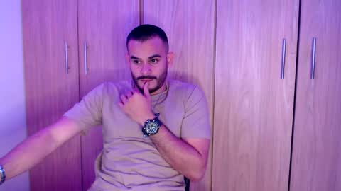 Snapshot of esteban_fer chatting on February 2025 05:37:01 AM Esteban Fernandez online show from February 2025 05:37:01 AM