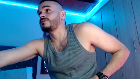 Snapshot of esteban_fer chatting on March 2025 09:04:01 PM Esteban Fernandez online show from March 2025 09:04:01 PM